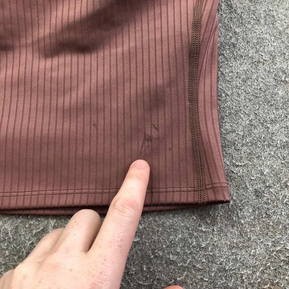 Vuori Tank Top Womens Small Brown Ribbed Cropped V Neck Athletic Yoga - Picture 9 of 9